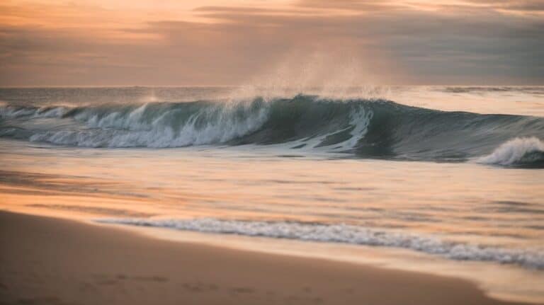 Calm ocean waves at sunrise or sunset, ideal for relaxation and reflection, symbolizing renewal and healing in addiction recovery programs.